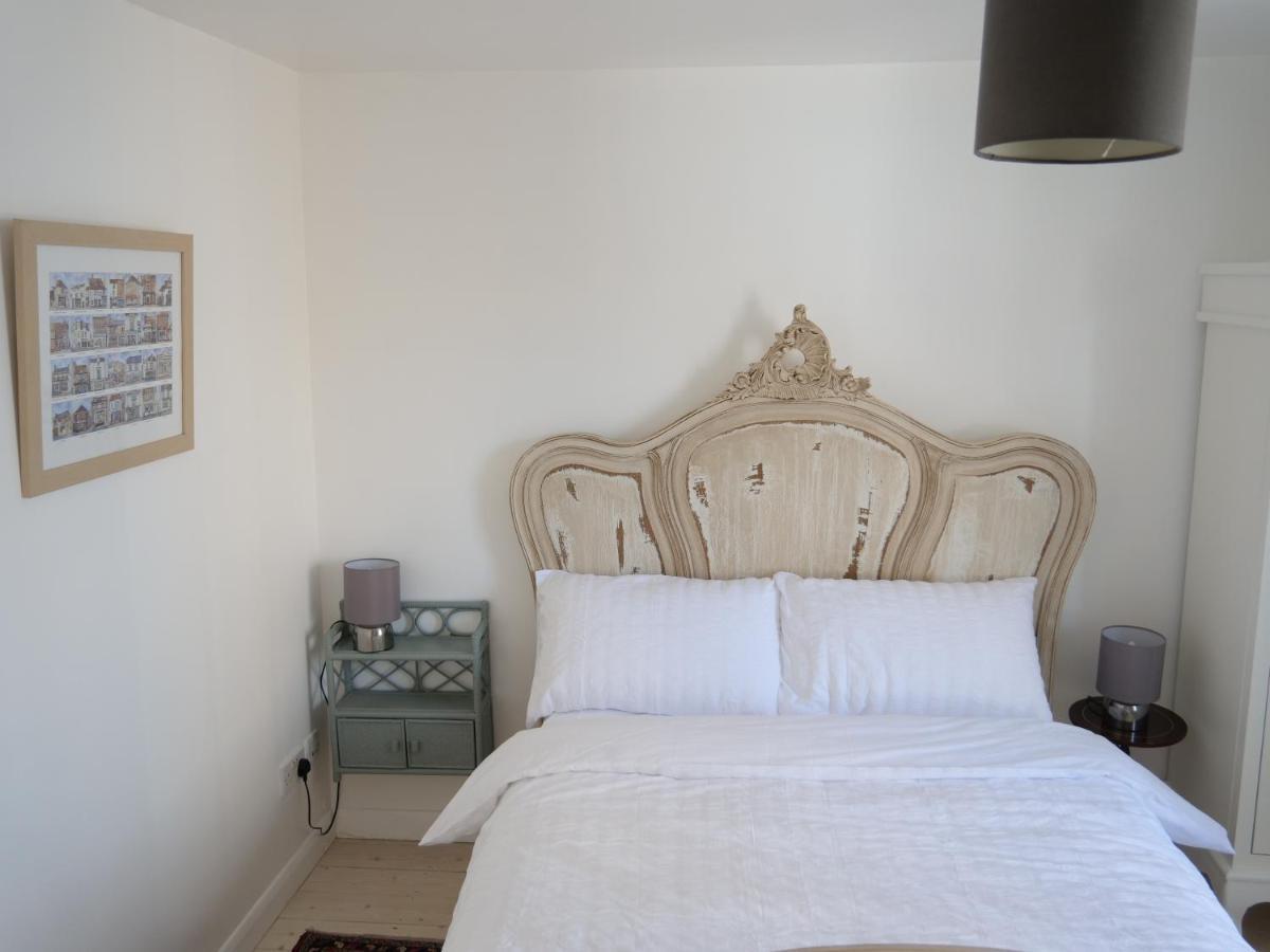 Luxury 3 Bathroom Cinema And Sauna Seaford Bagian luar foto
